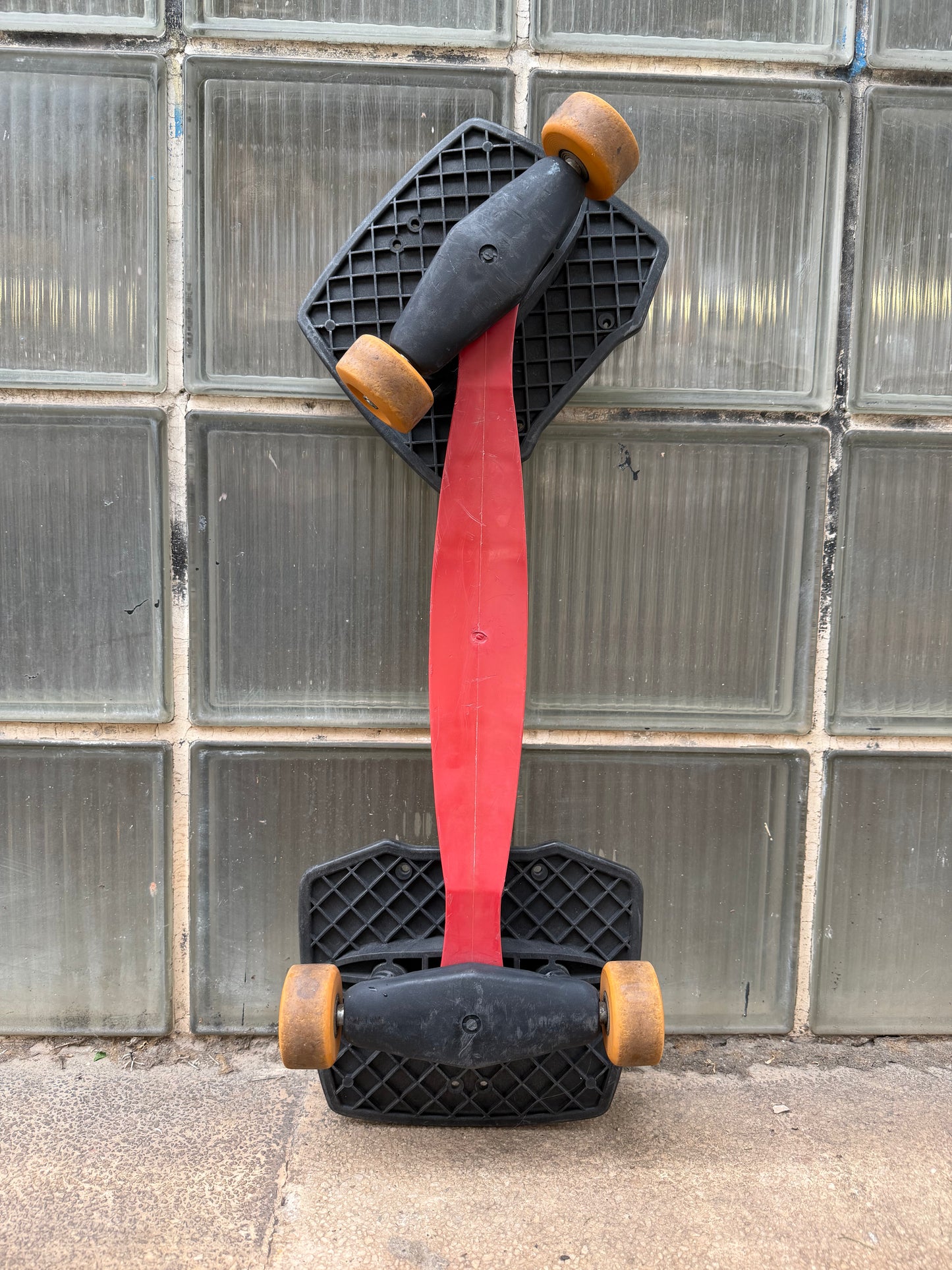 Stud Snakeboard – Vintage Second-Hand Snakeboard (Great Condition)