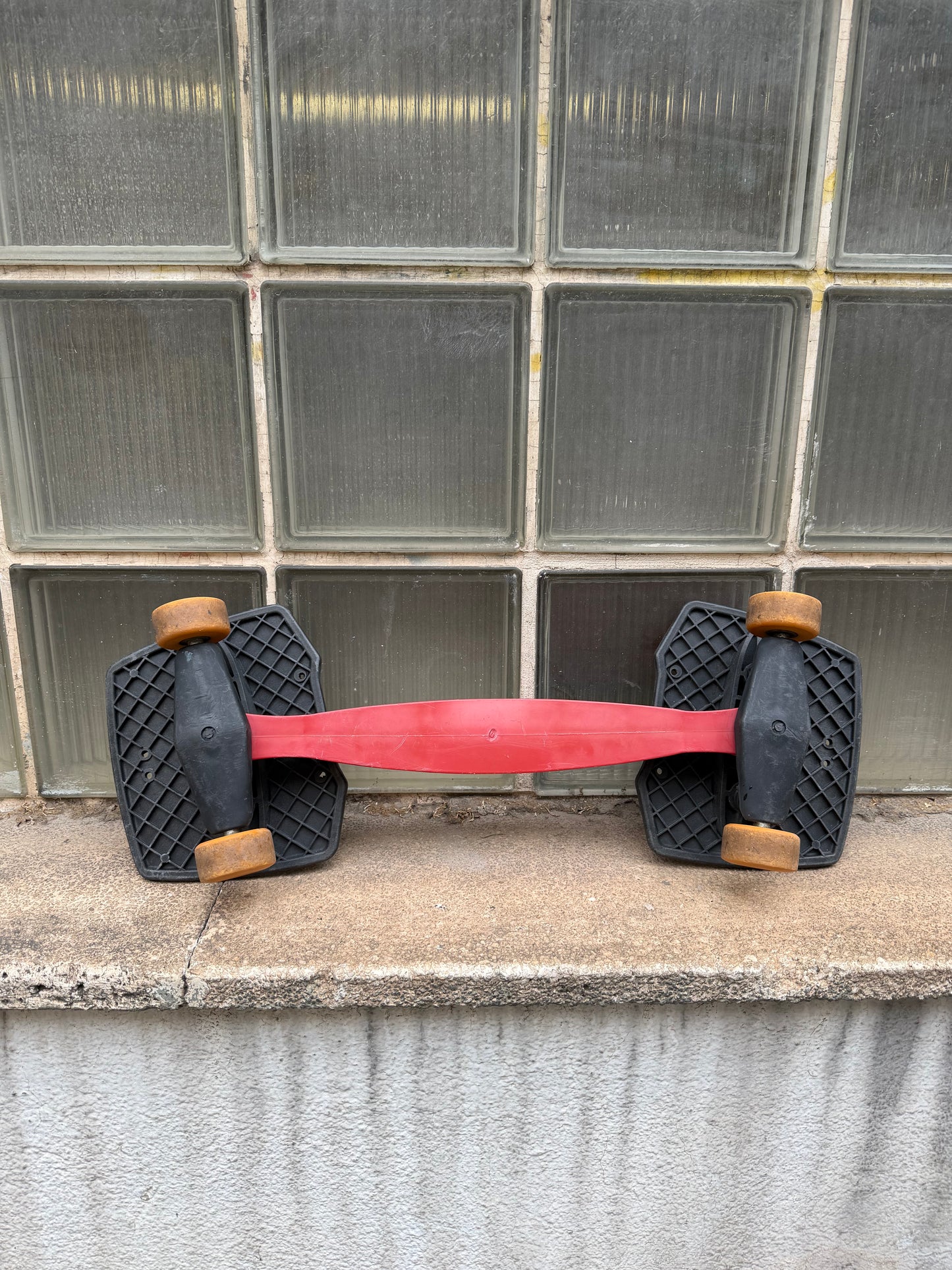 Stud Snakeboard – Vintage Second-Hand Snakeboard (Great Condition)
