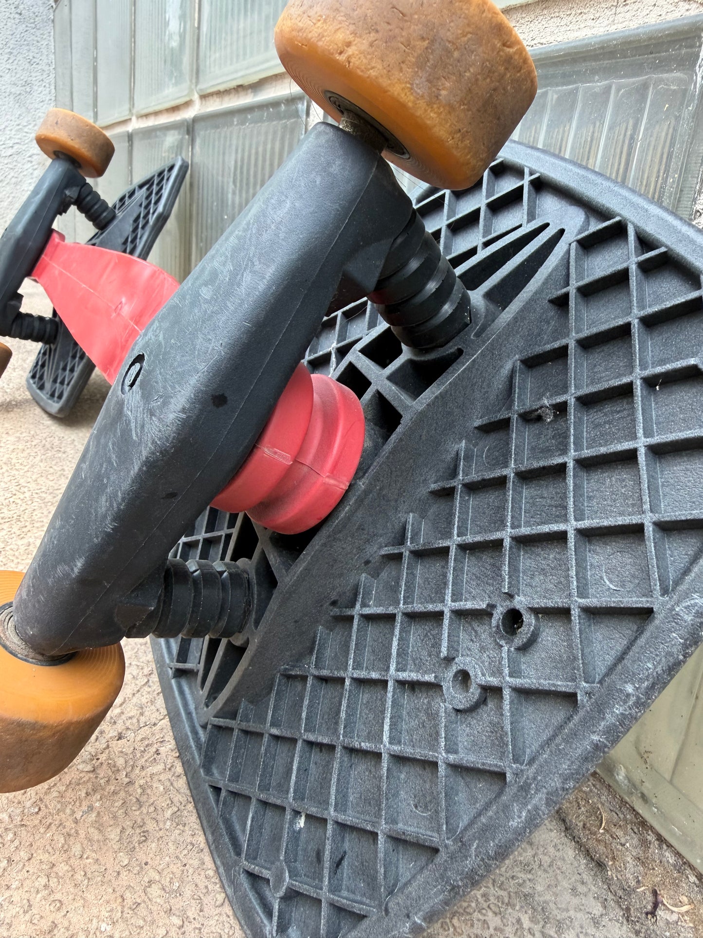 Stud Snakeboard – Vintage Second-Hand Snakeboard (Great Condition)